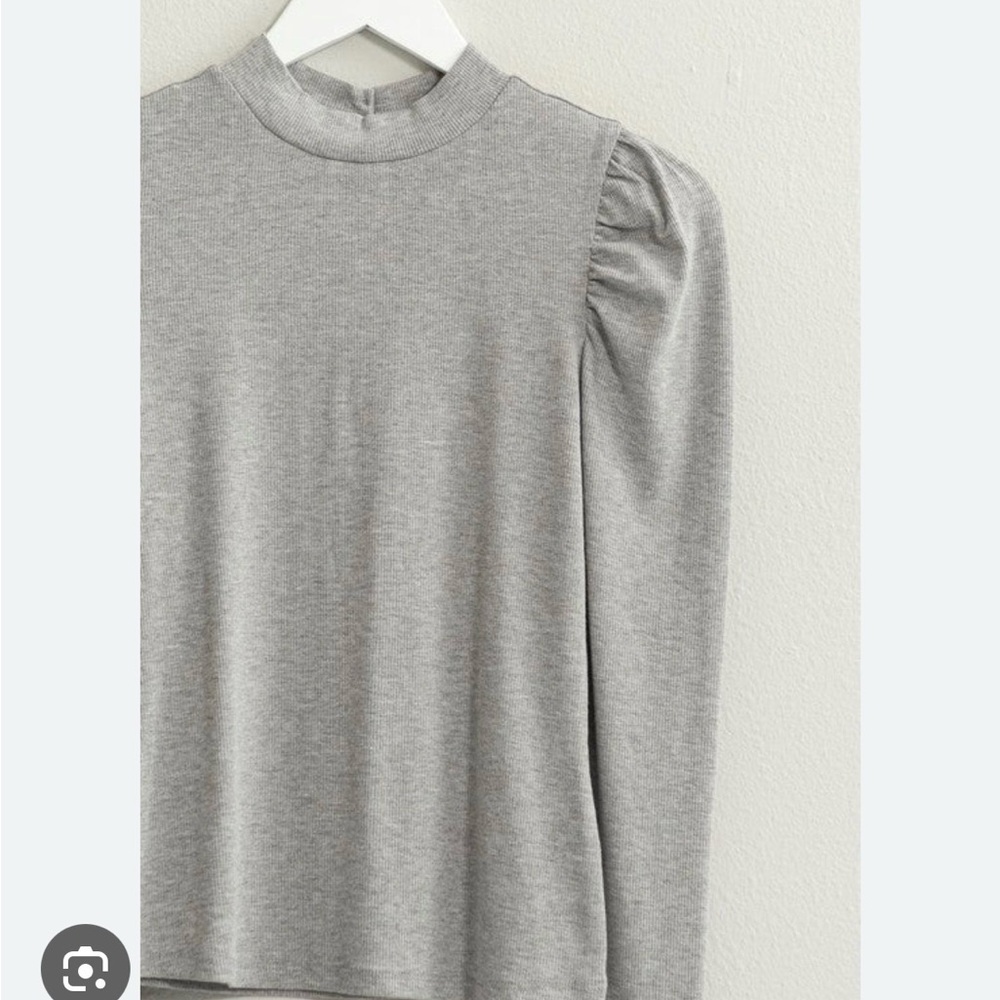 Treasure & Bond Heather Gray Puff Sleeve Blouse